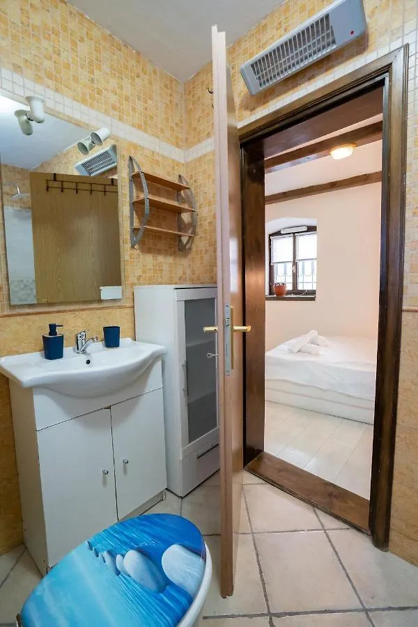 アパート Lovran Old Town Apartment, 50M From Sea クロアチア