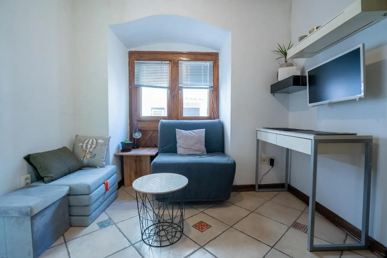 Lovran Old Town Apartment, 50M From Sea アパート