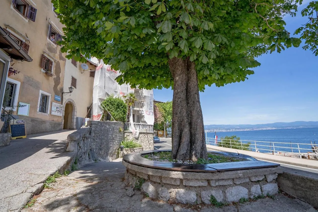 Lovran Old Town Apartment, 50M From Sea